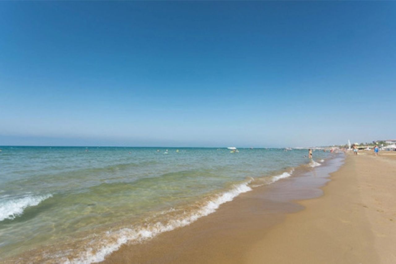 Private transfer from Antalya Airport to Kumkoy for business or holiday travel