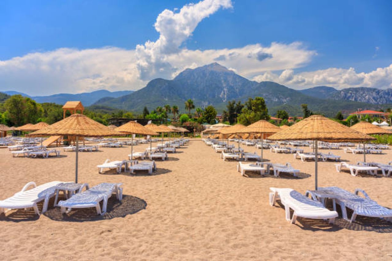 Private transfer from Antalya Airport to Tekirova for business or holiday travel