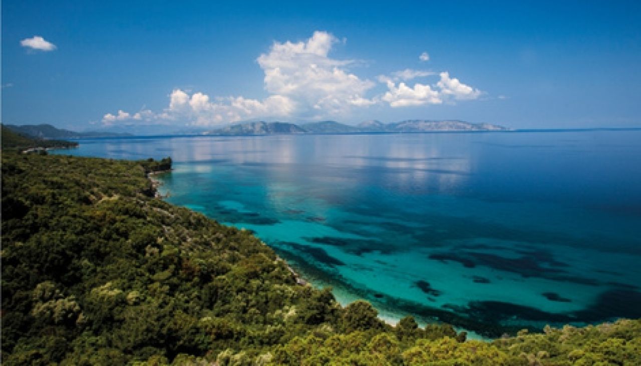 Comfortable transportation to sightseeing places in Kusadasi with Izmir Adnan Menderes Airport transfer service