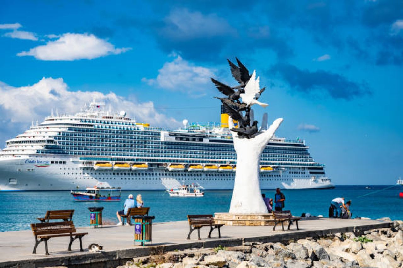 Reliable transportation for transfer from Kusadasi to Izmir Adnan Menderes Airport
